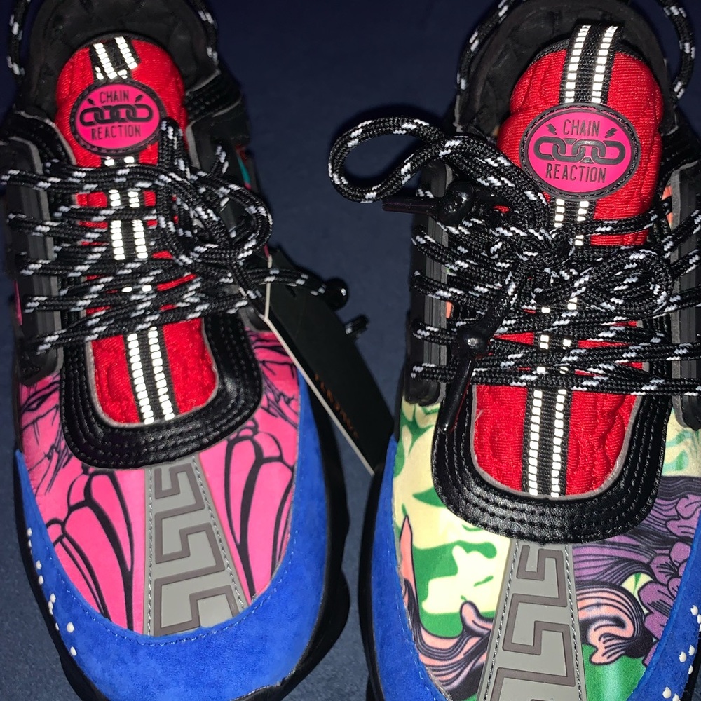 Versace chain reaction shoes (rare find) - Picture 3 of 11